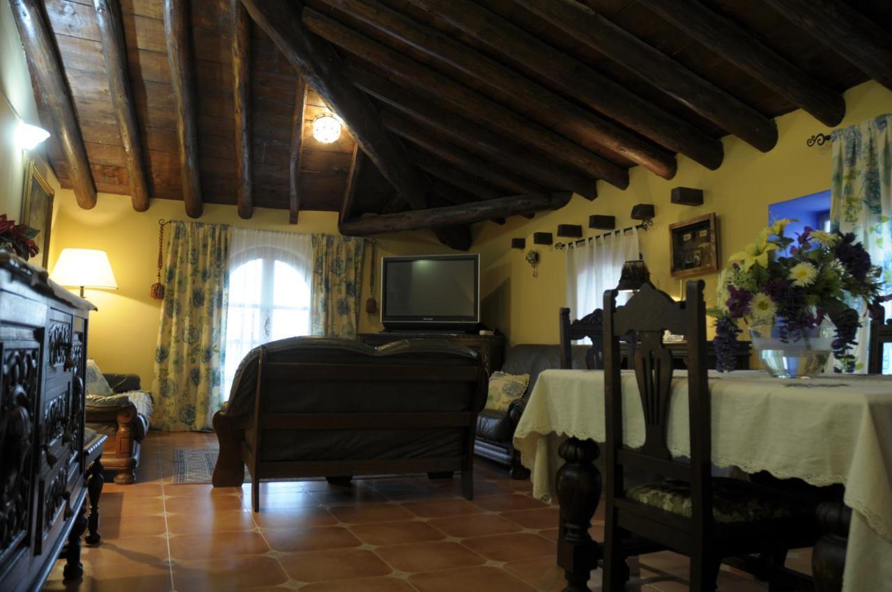 Готель Casa Grande Villarroya de la Sierra Екстер'єр фото