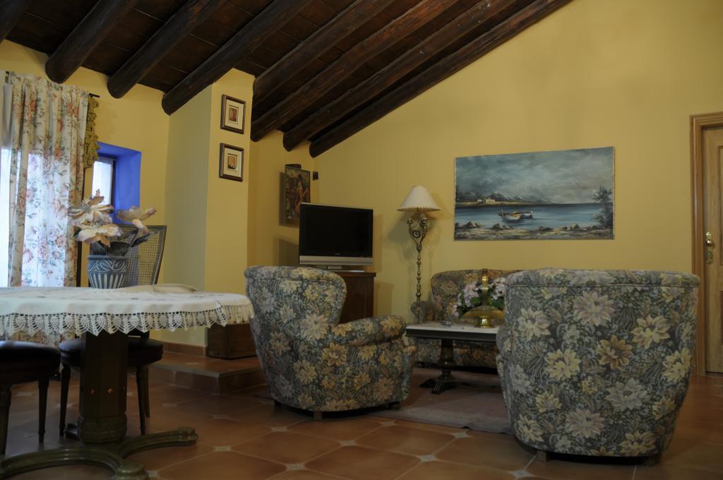 Готель Casa Grande Villarroya de la Sierra Екстер'єр фото